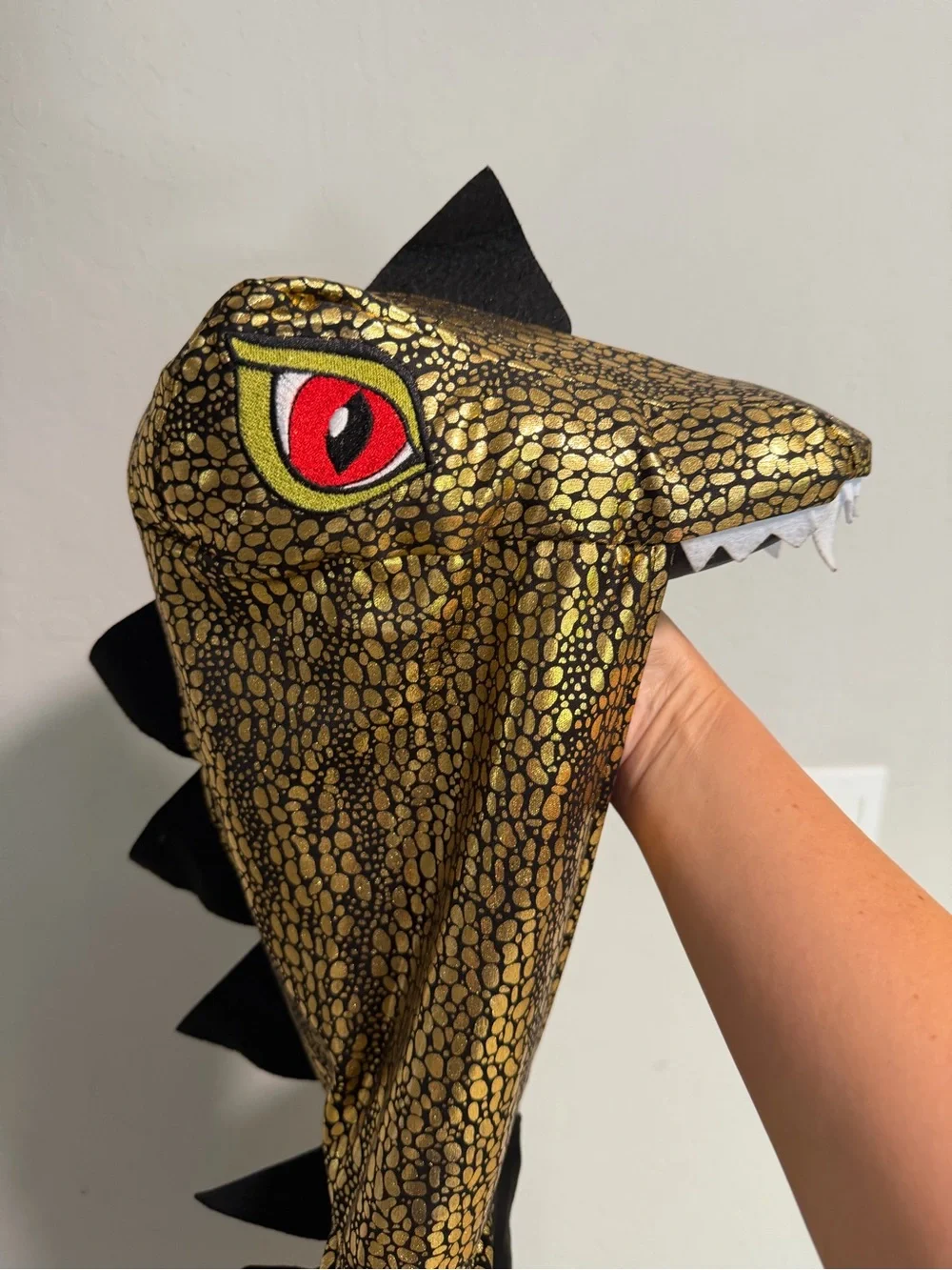 H&M Kids Gold Dragon Cape Costume – Size 3-10T